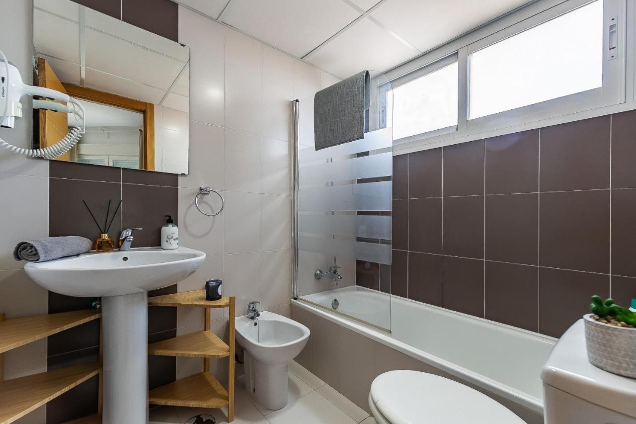 Modern Beach Apartment Valparaiso With Parking 马拉加 外观 照片