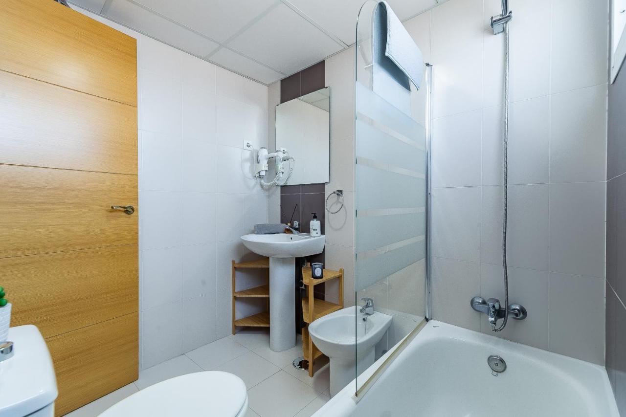 Modern Beach Apartment Valparaiso With Parking 马拉加 外观 照片